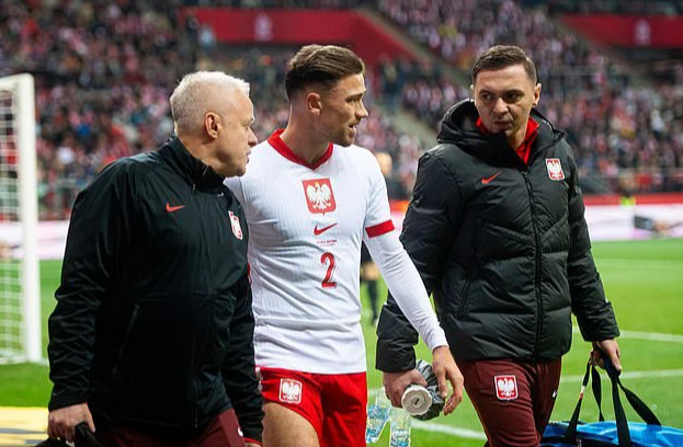Matty Cash chấn thương là mất mát lớn của cả tuyển Ba Lan lẫn Aston Villa