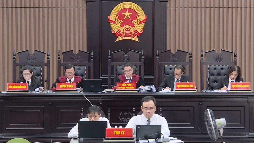HĐXX vụ án ''chuyến bay giải cứu''. Ảnh: CTV HĐXX vụ án ''chuyến bay giải cứu''. Ảnh: CTV