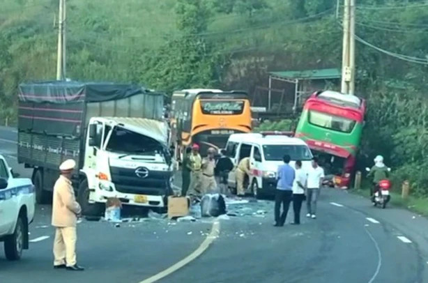 Hiện trường vụ tai nạn giao thông Hiện trường vụ tai nạn giao thông