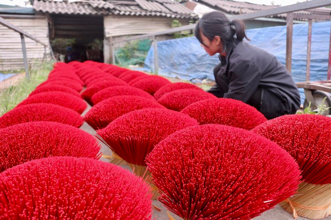 Làng hương Quảng Phú Cầu (huyện Ứng Hòa) nổi tiếng với nghề làm hương tuổi đời hàng trăm năm.