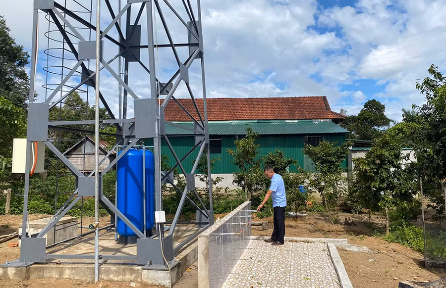 Ban Quản lý dự án đầu tư xây dựng huyện Chư Păh tăng cường công tác kiểm tra, đôn đốc tiến độ thi công và giải ngân các công trình xây dựng. Ảnh: S.C