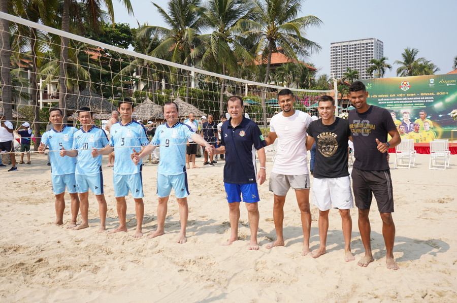 Ông Andre Pierre Gentzsch – Tổng giám đốc vận hành Quần thể du lịch Quốc tế Furama – Ariyana Đà Nẵng – nơi các cầu thủ lưu trú và chơi bóng trên bãi biển nhìn nhận, hoạt động giao lưu thể thao trên biển với các huyền thoại Brazil góp phần vào việc quảng bá hình ảnh Đà Nẵng cũng như đất nước Việt Nam đến bạn bè quốc tế, đặc biệt là du lịch biển. Đồng thời khẳng định Đà Nẵng là điểm đến xứng đáng được những tinh hoa, người nổi tiếng thế giới lựa chọn.