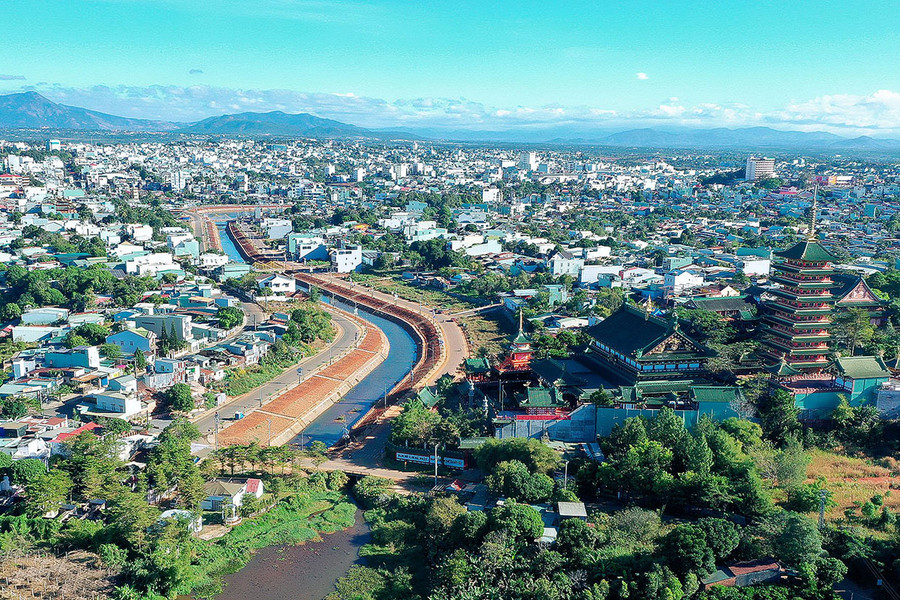 Mặc dù thị trường bất động sản có xu hướng giảm về giá song vẫn chưa đủ lực kích cầu giao dịch tăng trưởng trở lại. Ảnh: Đức Thụy Mặc dù thị trường bất động sản có xu hướng giảm về giá song vẫn chưa đủ lực kích cầu giao dịch tăng trưởng trở lại. Ảnh: Đức Thụy