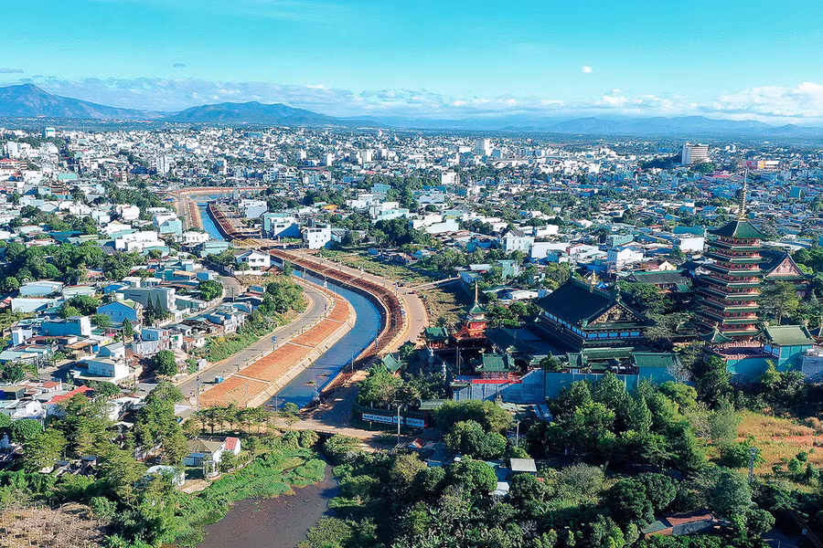 Mặc dù thị trường bất động sản có xu hướng giảm về giá song vẫn chưa đủ lực kích cầu giao dịch tăng trưởng trở lại. Ảnh: Đức Thụy