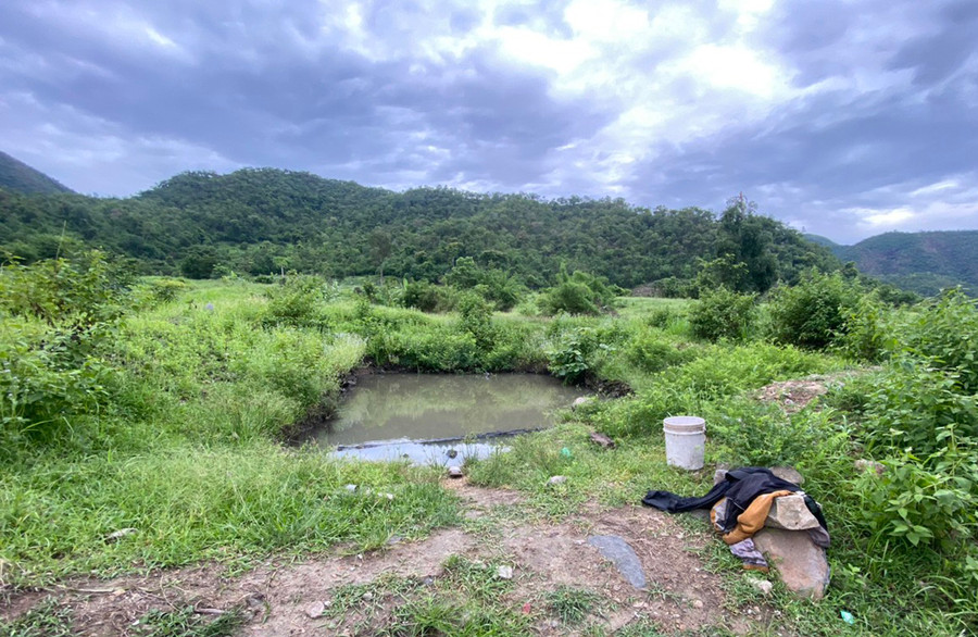 Hố nước nơi 3 em nhỏ tử vong (ảnh UBND xã Ia Rsai cung cấp). Hố nước nơi 3 em nhỏ tử vong (ảnh UBND xã Ia Rsai cung cấp).
