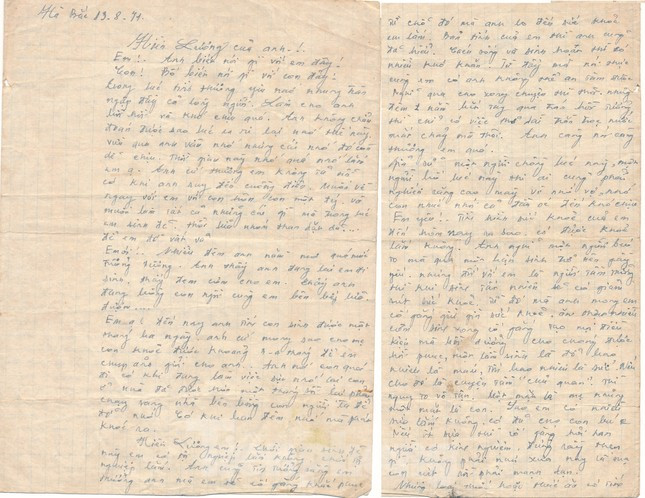 Những lá thư vợ chồng bà Lương gửi cho nhau với tình yêu thương đong đầy. Mới đây, bà Lương đã hiến tặng những lá thư này cho Bảo tàng Quân khu 4 để lưu giữ. Những lá thư vợ chồng bà Lương gửi cho nhau với tình yêu thương đong đầy. Mới đây, bà Lương đã hiến tặng những lá thư này cho Bảo tàng Quân khu 4 để lưu giữ.