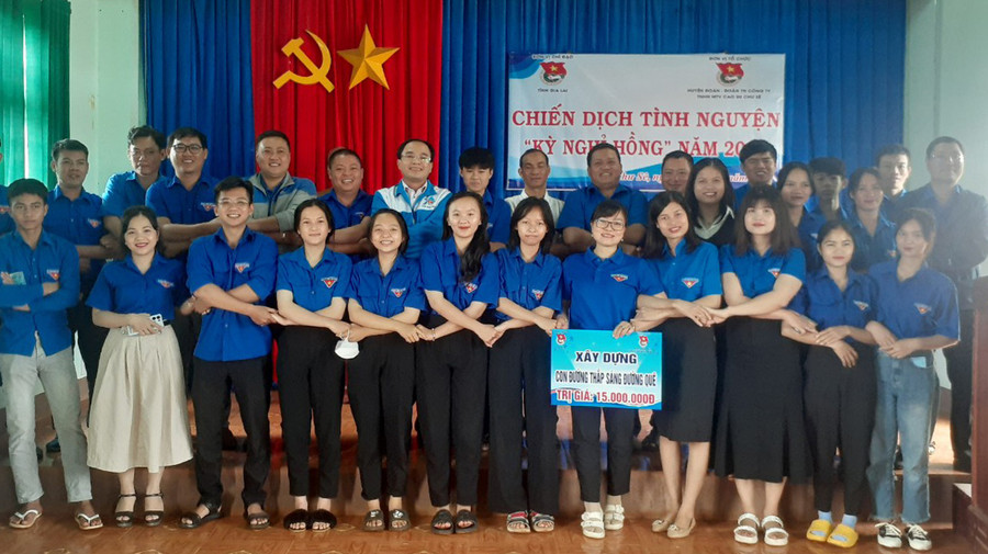 Các chiến sĩ tình nguyện tại lễ ra quân. Ảnh: Hoàng Viên Các chiến sĩ tình nguyện tại lễ ra quân. Ảnh: Hoàng Viên