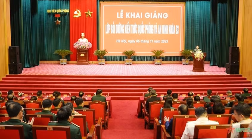 Quang cảnh lễ khai giảng lớp bồi dưỡng kiến thức quốc phòng và an ninh khóa 93 (ngày 6-11-2023) tại Học viện Quốc phòng (ảnh minh họa nguồn qdnd.v)