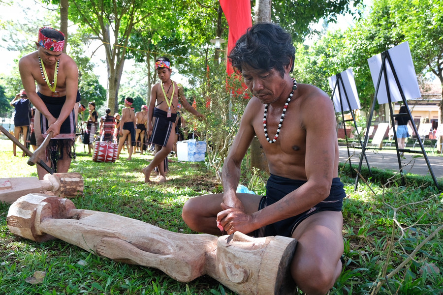 Các ngành nghề thủ công truyền thống là thế mạnh để Gia Lai phát triển thành sản phẩm dịch vụ trong ngành công nghiệp văn hóa. Ảnh: M.C