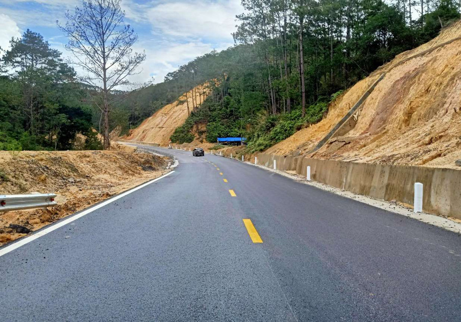 Quốc lộ 24 hoàn thành tạo thuận lợi cho đi lại, thúc đẩy phát triển. Ảnh: PN Quốc lộ 24 hoàn thành tạo thuận lợi cho đi lại, thúc đẩy phát triển. Ảnh: PN