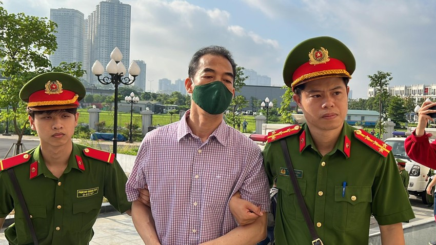 Bị cáo Tô Anh Dũng, cựu Thứ trưởng Bộ Ngoại giao Bị cáo Tô Anh Dũng, cựu Thứ trưởng Bộ Ngoại giao