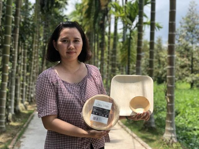 Sản phẩm có thể phân hủy tự nhiên trong thời gian từ 6 - 7 tháng, tạo chất hữu cơ tốt cho đất. Ảnh DUY TÂN Sản phẩm có thể phân hủy tự nhiên trong thời gian từ 6 - 7 tháng, tạo chất hữu cơ tốt cho đất. Ảnh DUY TÂN