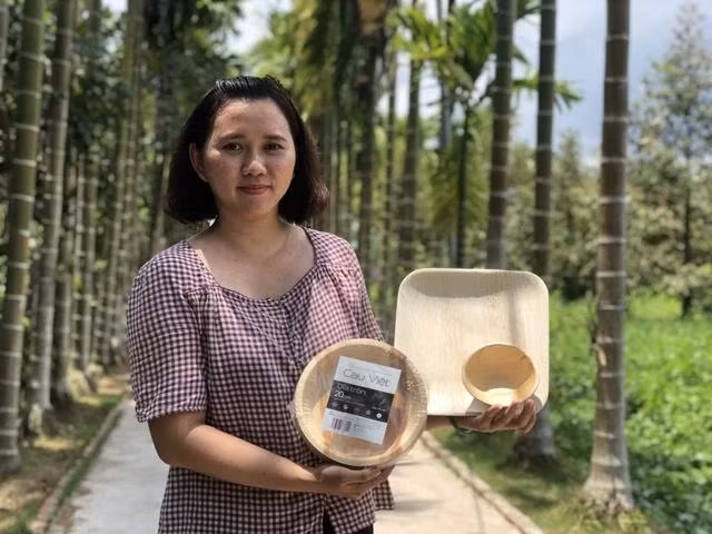 Sản phẩm có thể phân hủy tự nhiên trong thời gian từ 6 - 7 tháng, tạo chất hữu cơ tốt cho đất. Ảnh DUY TÂN