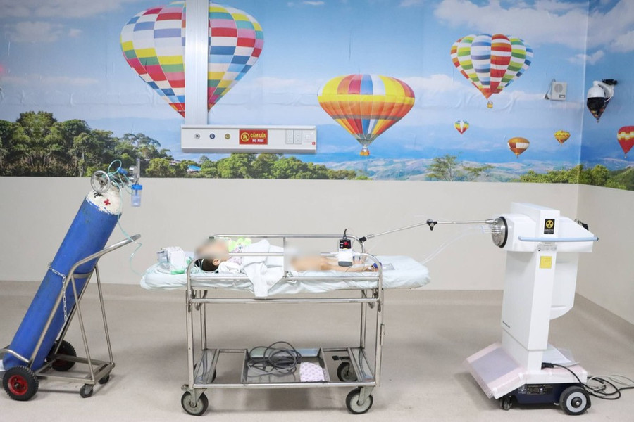 Bệnh nhi ung thư âm đạo được xạ trị áp sát tại Bệnh viện Ung bướu TPHCM Bệnh nhi ung thư âm đạo được xạ trị áp sát tại Bệnh viện Ung bướu TPHCM