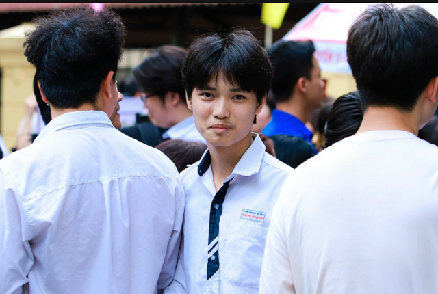 Theo đó, kỳ thi tốt nghiệp THPT năm 2025 dự kiến có 6 điểm mới quan trọng. Theo đó, kỳ thi tốt nghiệp THPT năm 2025 dự kiến có 6 điểm mới quan trọng.