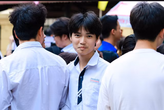 Theo đó, kỳ thi tốt nghiệp THPT năm 2025 dự kiến có 6 điểm mới quan trọng. Theo đó, kỳ thi tốt nghiệp THPT năm 2025 dự kiến có 6 điểm mới quan trọng.