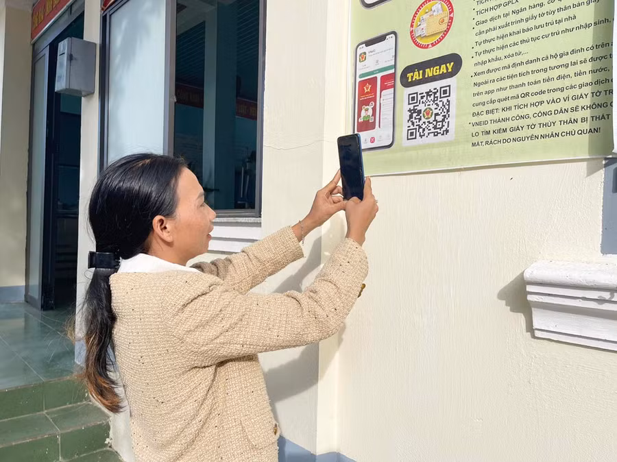 Xã Ayun Hạ đã triển khai nhiều giải pháp thúc đẩy chuyển đổi số, trở thành điểm sáng trong toàn huyện Phú Thiện. Ảnh: V.C