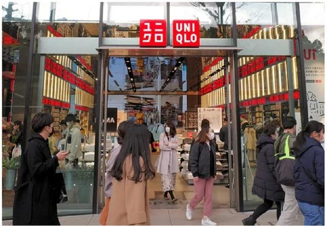 Một cửa hàng UNIQLO ở Tokyo (Nhật). Chụp màn hình Asahi Shimbun
