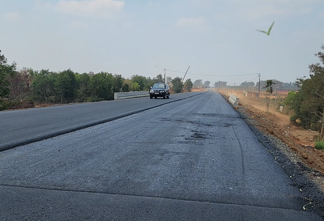 Dự án đường Hồ Chí Minh đoạn tránh phía Đông TP Buôn Ma Thuột bị xác định chậm tiến độẢnh: CAO NGUYÊN Dự án đường Hồ Chí Minh đoạn tránh phía Đông TP Buôn Ma Thuột bị xác định chậm tiến độẢnh: CAO NGUYÊN