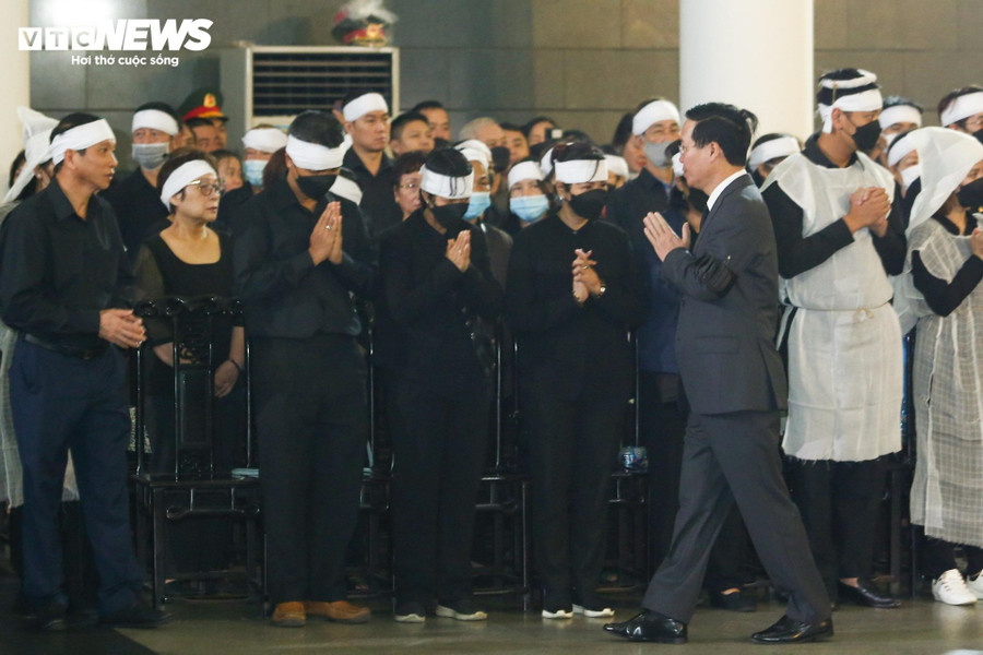 Chủ tịch nước Võ Văn Thưởng gửi lời chia buồn tới gia quyến Thượng tướng Nguyễn Chí Vịnh. Chủ tịch nước Võ Văn Thưởng gửi lời chia buồn tới gia quyến Thượng tướng Nguyễn Chí Vịnh.