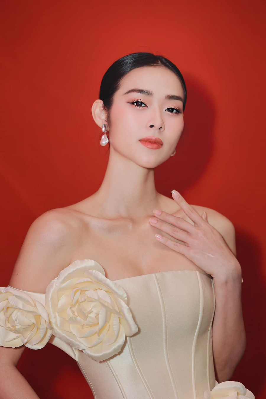 Sinh năm 1993, Diệp Bảo Ngọc là cái tên quen mặt với khán giả truyền hình qua hàng loạt bộ phim như “Sau ánh hào quang“, “Mình cưới thật em nhé“... Khi đang trên đỉnh cao sự nghiệp, cô bất ngờ kết hôn với nam diễn viên Thành Đạt khi chỉ mới 19 tuổi. Ảnh: Nhân vật cung cấp. Sinh năm 1993, Diệp Bảo Ngọc là cái tên quen mặt với khán giả truyền hình qua hàng loạt bộ phim như “Sau ánh hào quang“, “Mình cưới thật em nhé“... Khi đang trên đỉnh cao sự nghiệp, cô bất ngờ kết hôn với nam diễn viên Thành Đạt khi chỉ mới 19 tuổi. Ảnh: Nhân vật cung cấp.