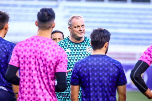 HLV Michael Weiss. HLV Michael Weiss.