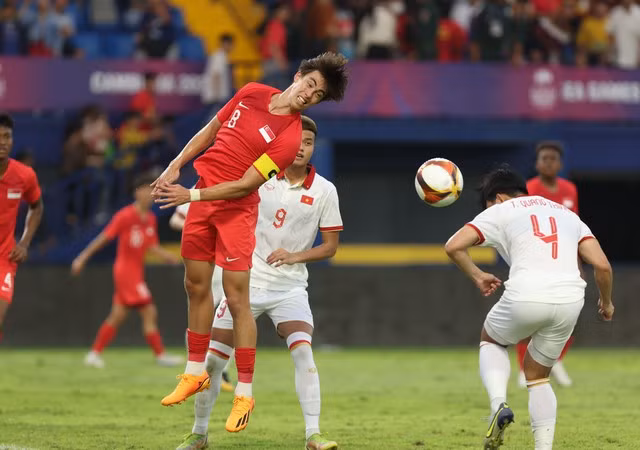 U.22 Việt Nam vẫn có những khoảnh khắc thiếu tập trung. Ảnh: Ngọc Dương U.22 Việt Nam vẫn có những khoảnh khắc thiếu tập trung. Ảnh: Ngọc Dương