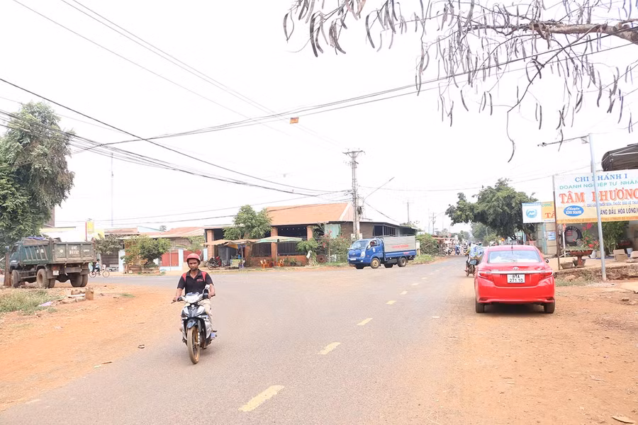 Diện mạo nông thôn xã Kông Htok ngày càng khởi sắc. Ảnh: Q.T