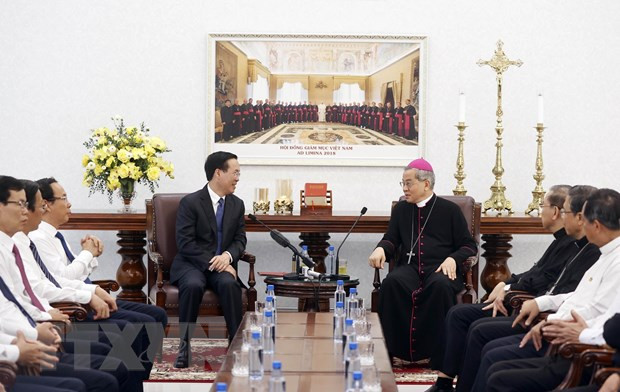 Chủ tịch nước Võ Văn Thưởng với Tổng Giám mục Nguyễn Năng, Chủ tịch Hội đồng Giám mục Việt Nam, Tổng Giám mục Tổng Giáo phận Thành phố Hồ Chí Minh. (Ảnh: Thống Nhất/TTXVN) Chủ tịch nước Võ Văn Thưởng với Tổng Giám mục Nguyễn Năng, Chủ tịch Hội đồng Giám mục Việt Nam, Tổng Giám mục Tổng Giáo phận Thành phố Hồ Chí Minh. (Ảnh: Thống Nhất/TTXVN)