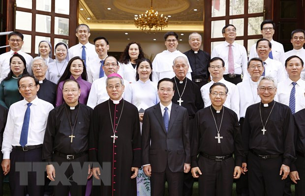 Chủ tịch nước Võ Văn Thưởng với Hội đồng Giám mục Việt Nam. (Ảnh: Thống Nhất/TTXVN) Chủ tịch nước Võ Văn Thưởng với Hội đồng Giám mục Việt Nam. (Ảnh: Thống Nhất/TTXVN)