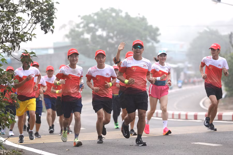 Chương trình thu hút gần 500 VĐV trong và ngoài tỉnh tham gia. Ảnh: Văn Ngọc