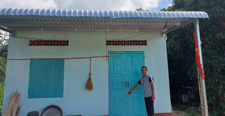 Căn nhà mới của gia đình bà Lăng Thị Lầu (làng Tnang, xã Yang Trung). Ảnh: N.D Căn nhà mới của gia đình bà Lăng Thị Lầu (làng Tnang, xã Yang Trung). Ảnh: N.D