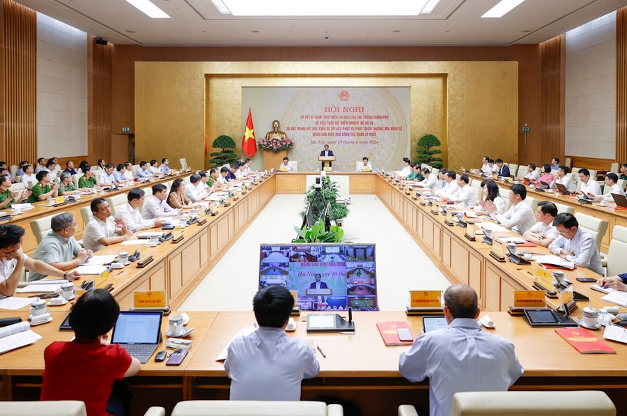 Hội nghị sơ kết 1 năm tháo gỡ điểm nghẽn trong triển khai Đề án 06. Ảnh: VIẾT CHUNG