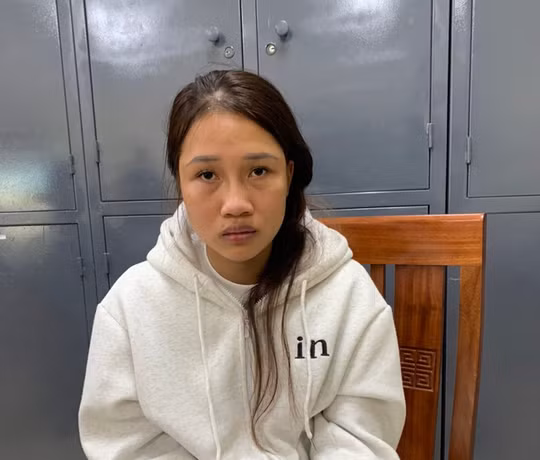 Bị can Bùi Thị Trang tại cơ quan công an. Ảnh: Công an cung cấp