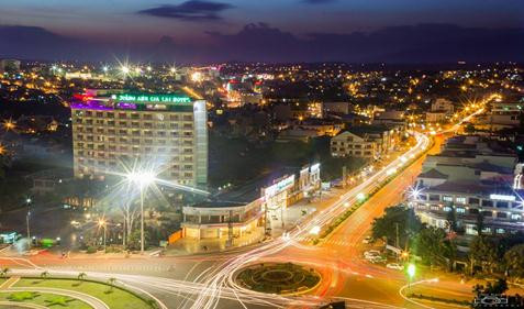 Thực hiện tiết kiệm điện trong chiếu sáng công cộng, chiếu sáng cho mục đích quảng cáo, trang trí ngoài trời. Ảnh nguồn internet Thực hiện tiết kiệm điện trong chiếu sáng công cộng, chiếu sáng cho mục đích quảng cáo, trang trí ngoài trời. Ảnh nguồn internet