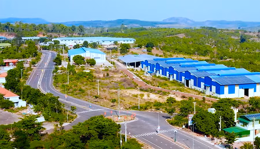 Nhu cầu khám, chữa bệnh của người dân hai bên khu vực Cửa khẩu Quốc tế Lệ Thanh rất lớn. Ảnh: Hà Duy