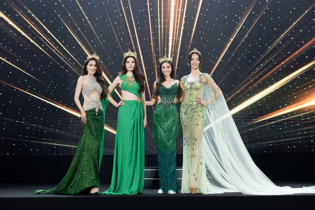 Hoa hậu Thiên Ân đội vương miện mới đọ dáng cùng dàn mỹ nhân Miss Grand Vietnam - Ảnh 4. 4 á hậu Miss Grand Vietnam 2022: Minh Thư, Quỳnh Châu, Tuyết Như và Mai Ngô (từ trái sang) xuất hiện cùng 4 vương miện dành cho các tân á hậu của cuộc thi. Ảnh: BTC