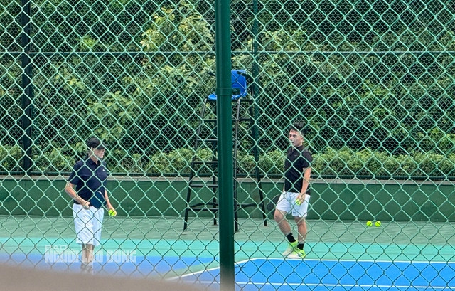 Sân chơi tennis nằm phía ngoài khuôn viên chính của resort và có 2 sân thi đấu Sân chơi tennis nằm phía ngoài khuôn viên chính của resort và có 2 sân thi đấu