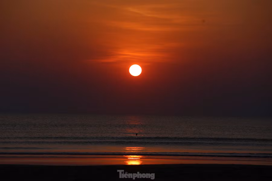 Khu du lịch Xuân Thành (huyện Nghi Xuân, tỉnh Hà Tĩnh) là một trong những địa điểm du lịch biển nổi tiếng của Hà Tĩnh, nổi bật với vẻ đẹp nguyên sơ.