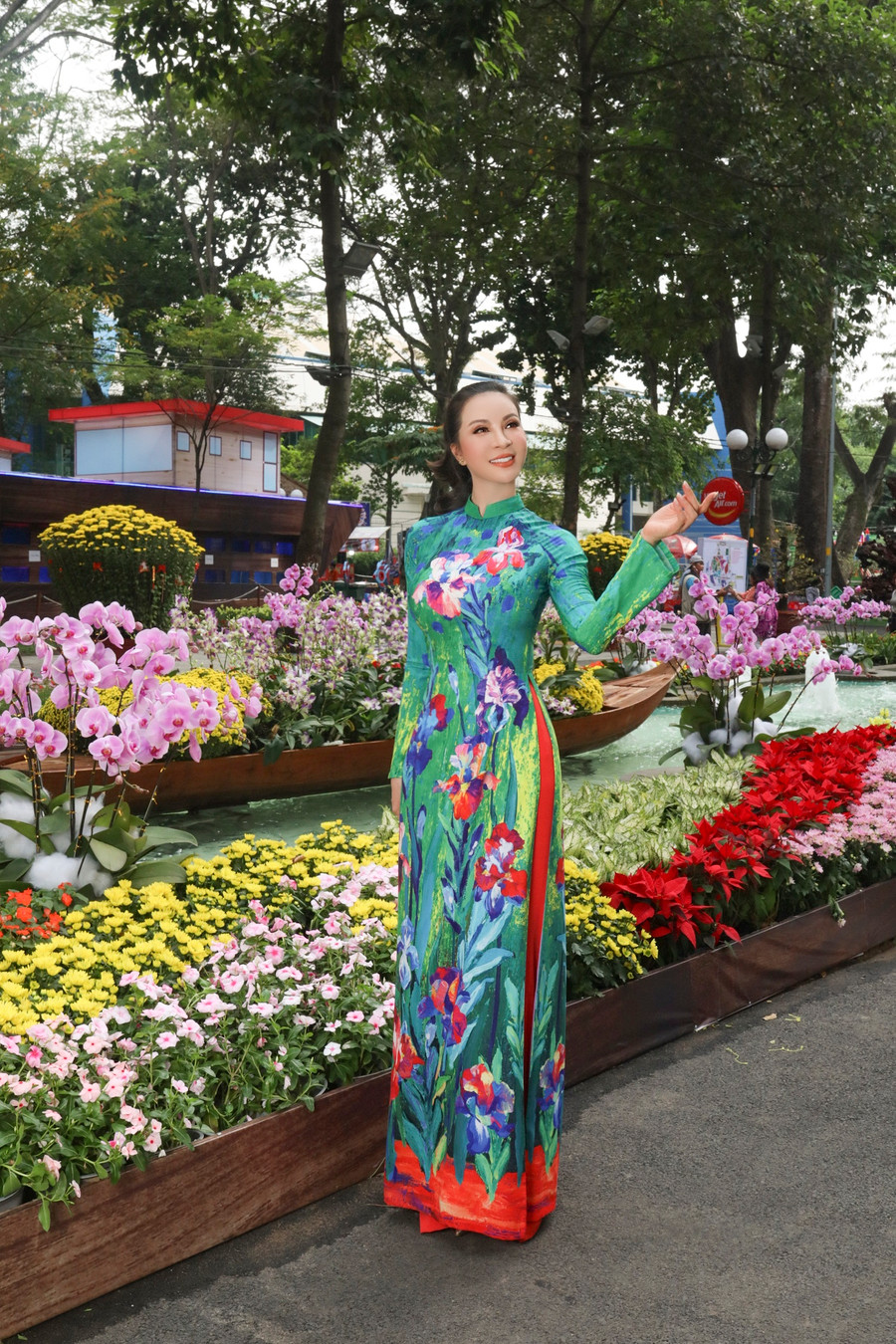 Thanh Mai xuất thân là một nghệ sĩ múa và diễn viên điện ảnh. Năm 1992, cô giành giải Á hậu Ngôi sao điện ảnh ngày mai. Sau đó, người đẹp chuyển hướng sang kinh doanh và có được thành công đáng ngưỡng mộ. Ảnh: NVCC Thanh Mai xuất thân là một nghệ sĩ múa và diễn viên điện ảnh. Năm 1992, cô giành giải Á hậu Ngôi sao điện ảnh ngày mai. Sau đó, người đẹp chuyển hướng sang kinh doanh và có được thành công đáng ngưỡng mộ. Ảnh: NVCC