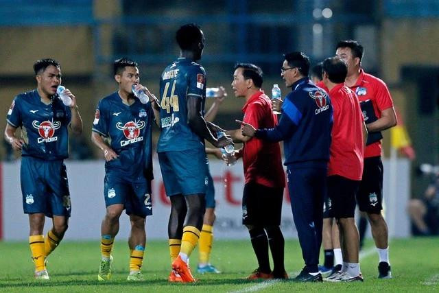 HLV Kiatisak chia tay HAGL HLV Kiatisak chia tay HAGL