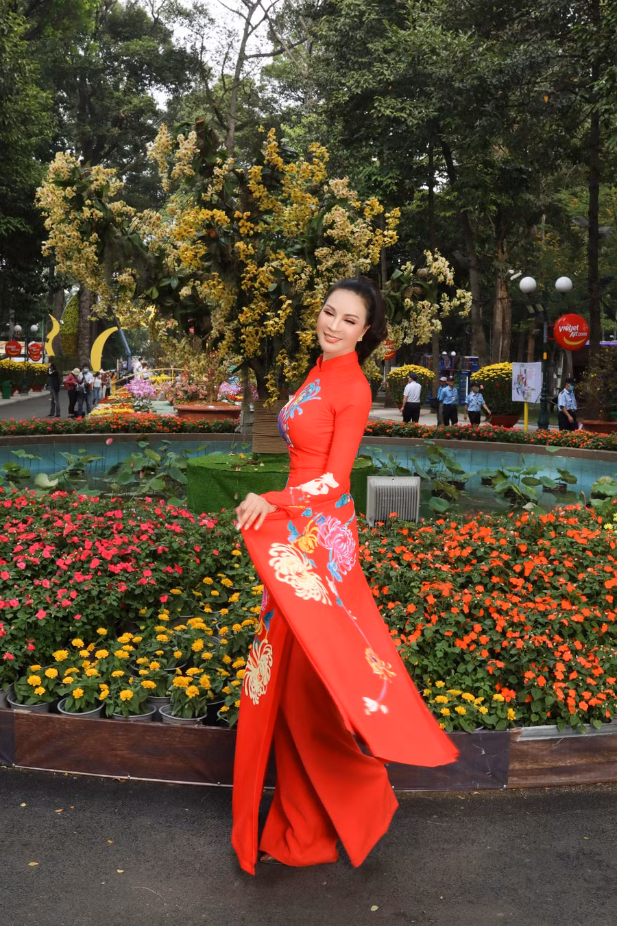 Sinh năm 1973 song ở hiện tại, MC Thanh Mai sở hữu vẻ ngoài trẻ trung, vóc dáng thon thả. Ngoài việc ăn uống khoa học, cô thường xuyên sử dụng các dịch vụ làm đẹp để giữ gìn sắc vóc. Ảnh: NVCC