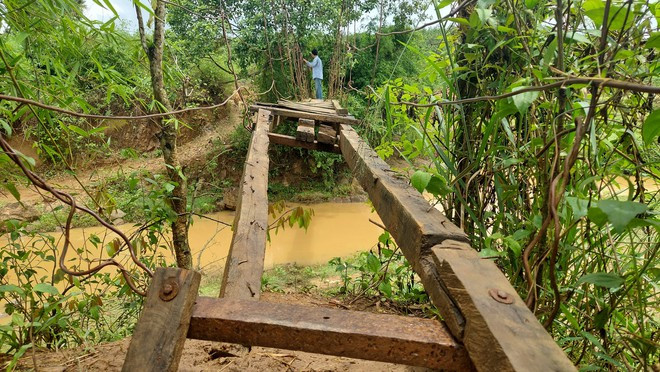 H.Đăk Tô đang rà soát lại số lượng cầu treo, cầu dân sinh hư hỏng để lên phương án sửa chữa, nâng cấp. Ảnh: ĐỨC NHẬT H.Đăk Tô đang rà soát lại số lượng cầu treo, cầu dân sinh hư hỏng để lên phương án sửa chữa, nâng cấp. Ảnh: ĐỨC NHẬT