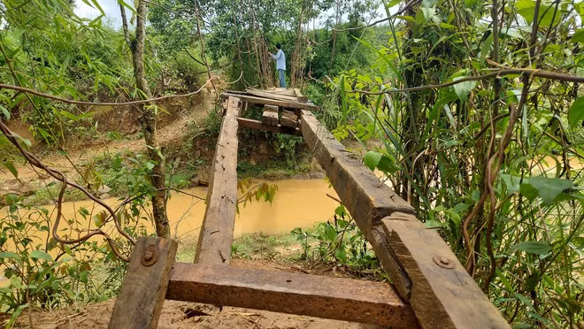H.Đăk Tô đang rà soát lại số lượng cầu treo, cầu dân sinh hư hỏng để lên phương án sửa chữa, nâng cấp. Ảnh: ĐỨC NHẬT
