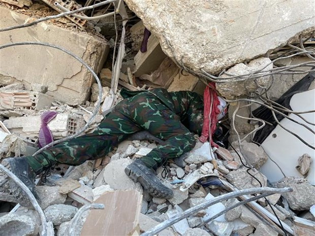 Lực lượng công binh tìm kiếm nạn nhân trên khu vực đổ nát tại Hatay, Thổ Nhĩ Kỳ. (Ảnh: Hải Linh/TTXVN)