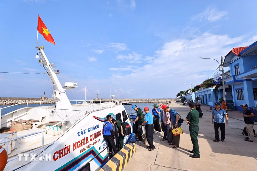 Đảo Cồn Cỏ là điểm đến lý tưởng cho những ai muốn thoát khỏi cuộc sống ồn ào, khói bụi của thành thị để tìm về chốn yên tĩnh, thanh bình. (Ảnh: Minh Đức/TTXVN)