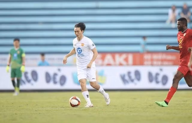 Tuấn Anh có cơ hội lớn vô địch cùng CLB Nam Định. CLB NAM ĐỊNH