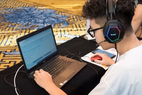 IELTS là bài kiểm tra tiếng Anh quốc tế, được hơn 11.000 tổ chức trên thế giới công nhận. Ảnh: NGỌC LONG