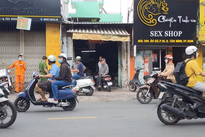 Chiều 13-6, công an có mặt tại căn nhà trên để điều tra