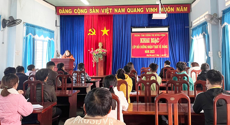 Quang cảnh lớp bồi dưỡng. Ảnh: Phương Liên